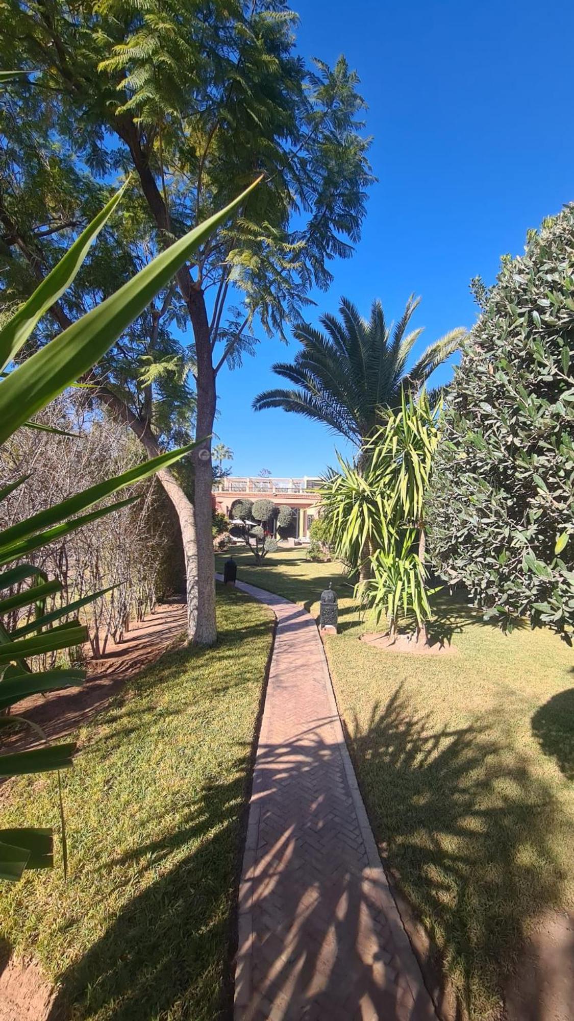 Park Villa, 8 Suites, Pool, 10mn From Gueliz Marrakesh