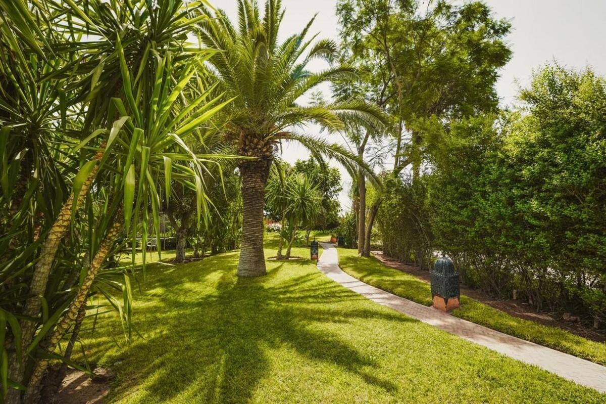 Park Villa, 8 Suites, Pool, 10mn From Gueliz *