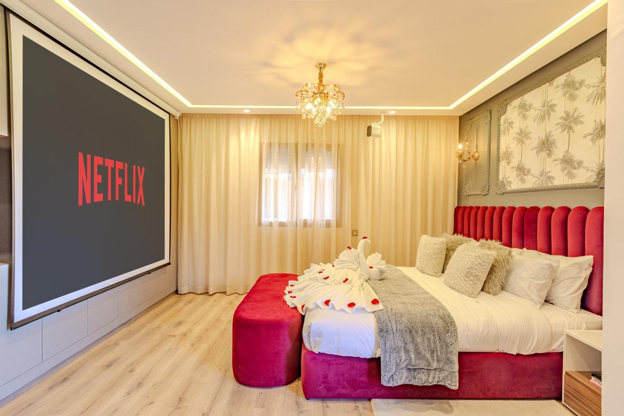Golden Apartment
