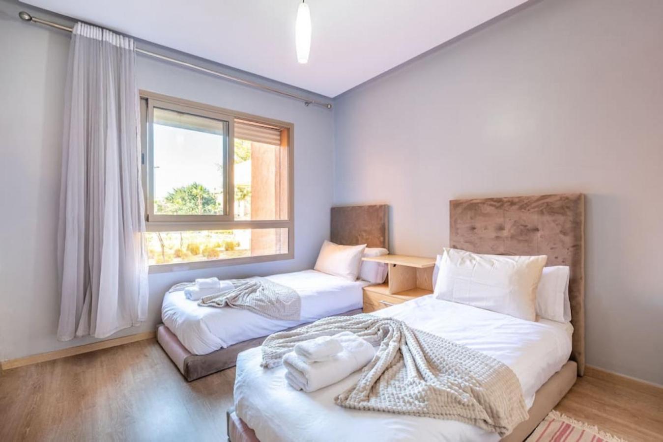 Waterfront - Garden Level - Prestigia