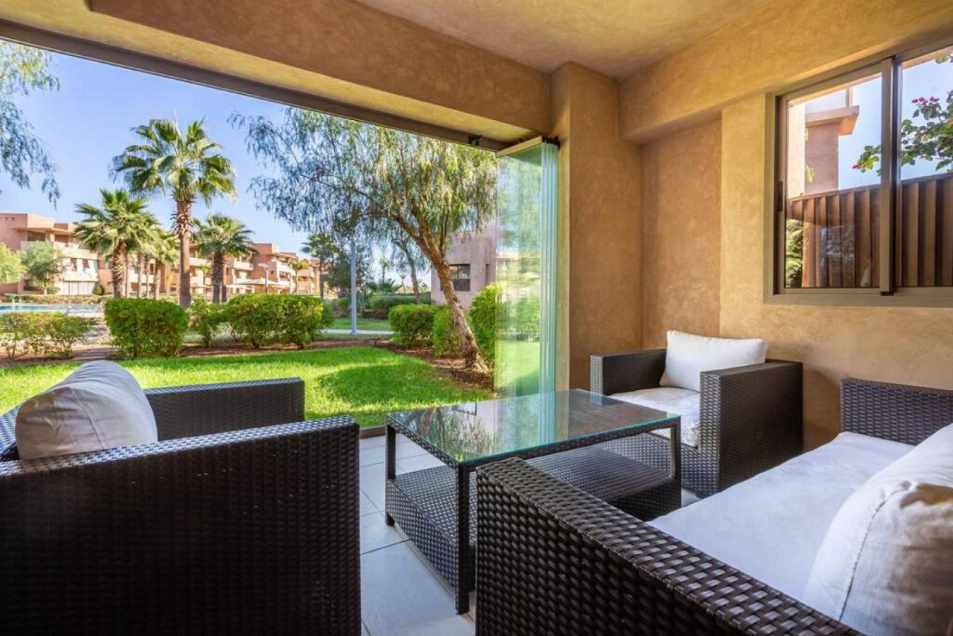 Waterfront - Garden Level - Prestigia *