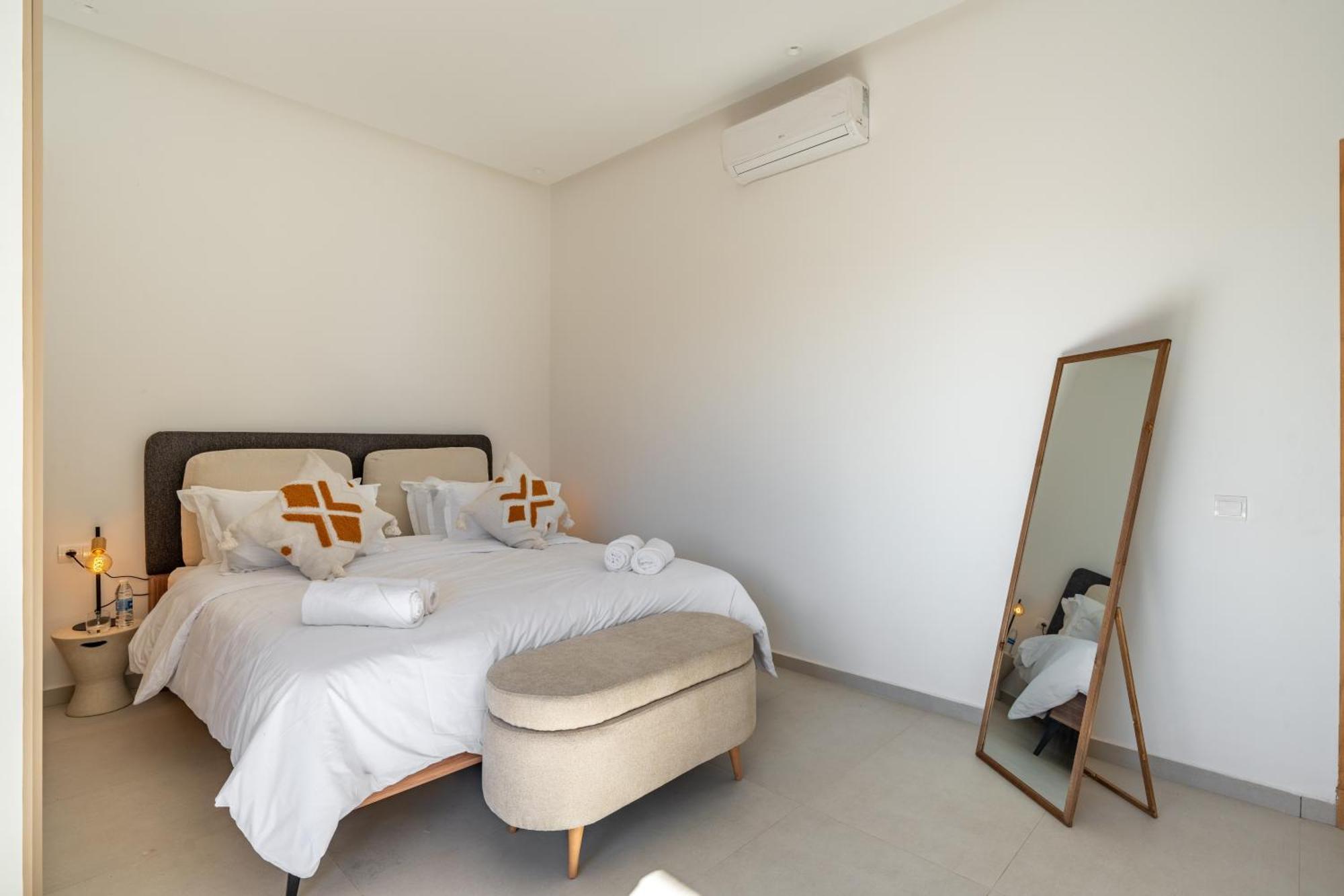 Villa Dar Yas, A 20min Du Centre Avec Piscine Chauffee, Cuisiniere, Chauffeur, Air Hockey, Ping-pong & Jeux De Societe *