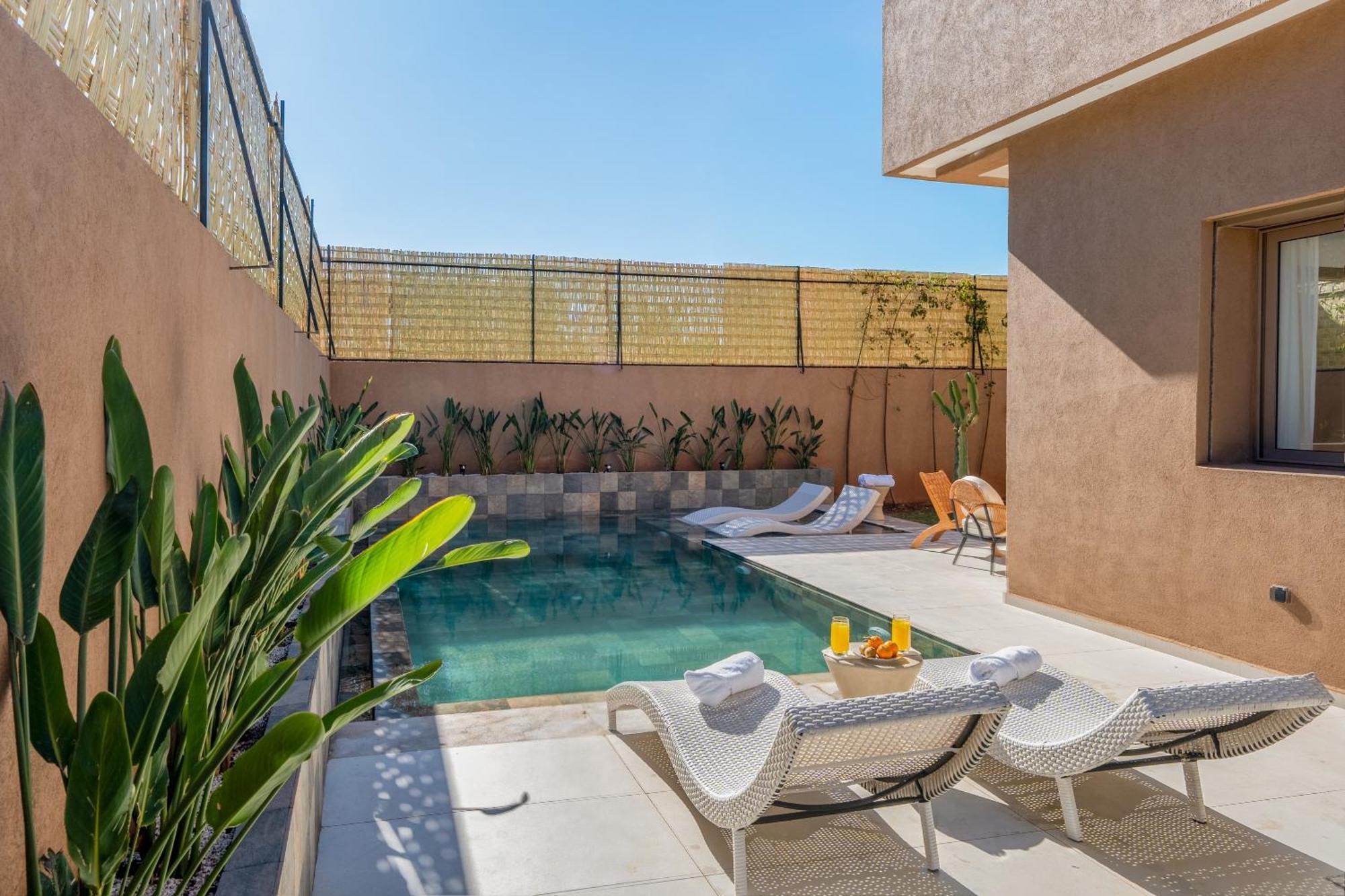 Villa Dar Yas, A 20min Du Centre Avec Piscine Chauffee, Cuisiniere, Chauffeur, Air Hockey, Ping-pong & Jeux De Societe Marrakesh