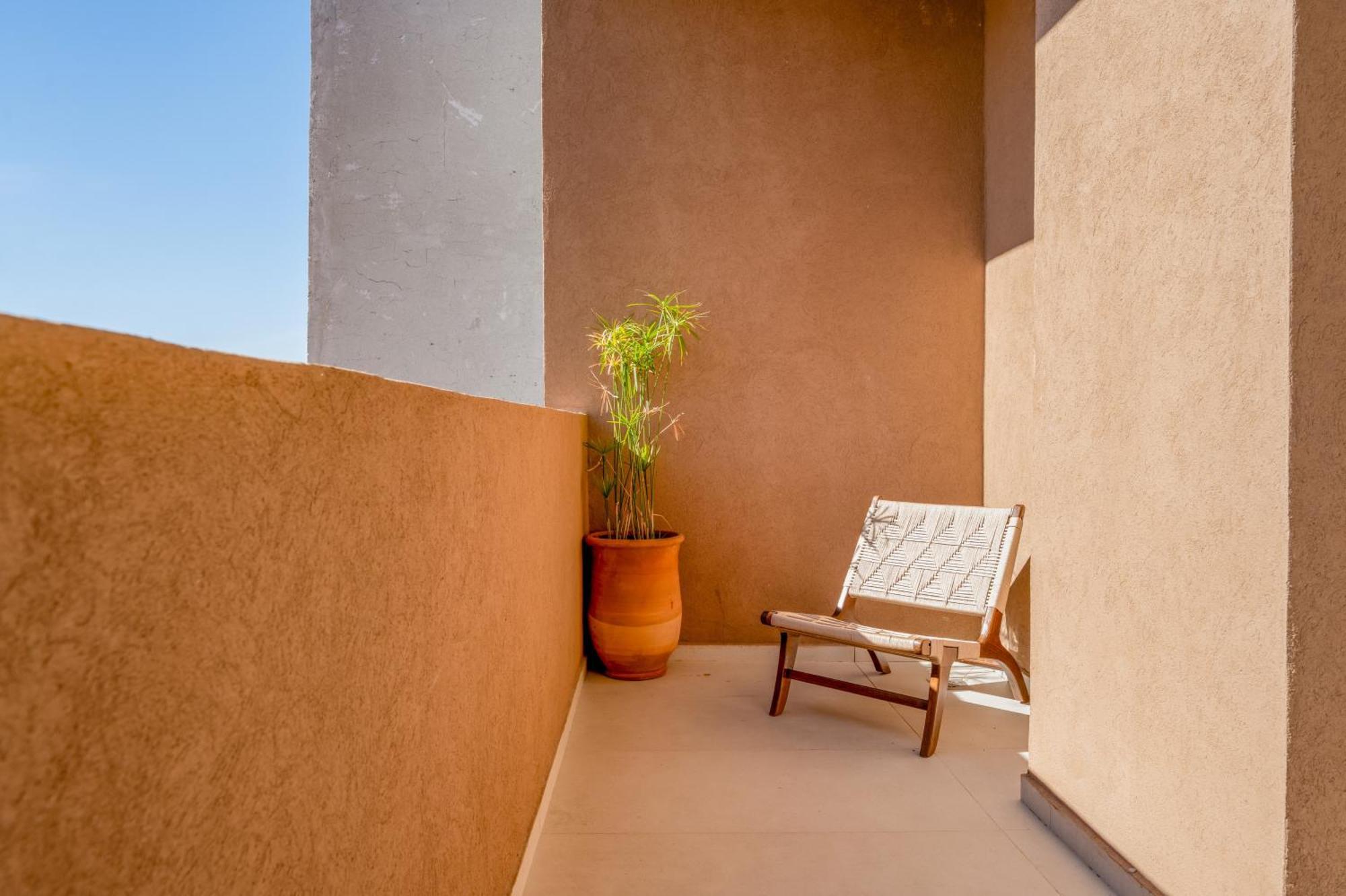 Villa Dar Yas, A 20min Du Centre Avec Piscine Chauffee, Cuisiniere, Chauffeur, Air Hockey, Ping-pong & Jeux De Societe