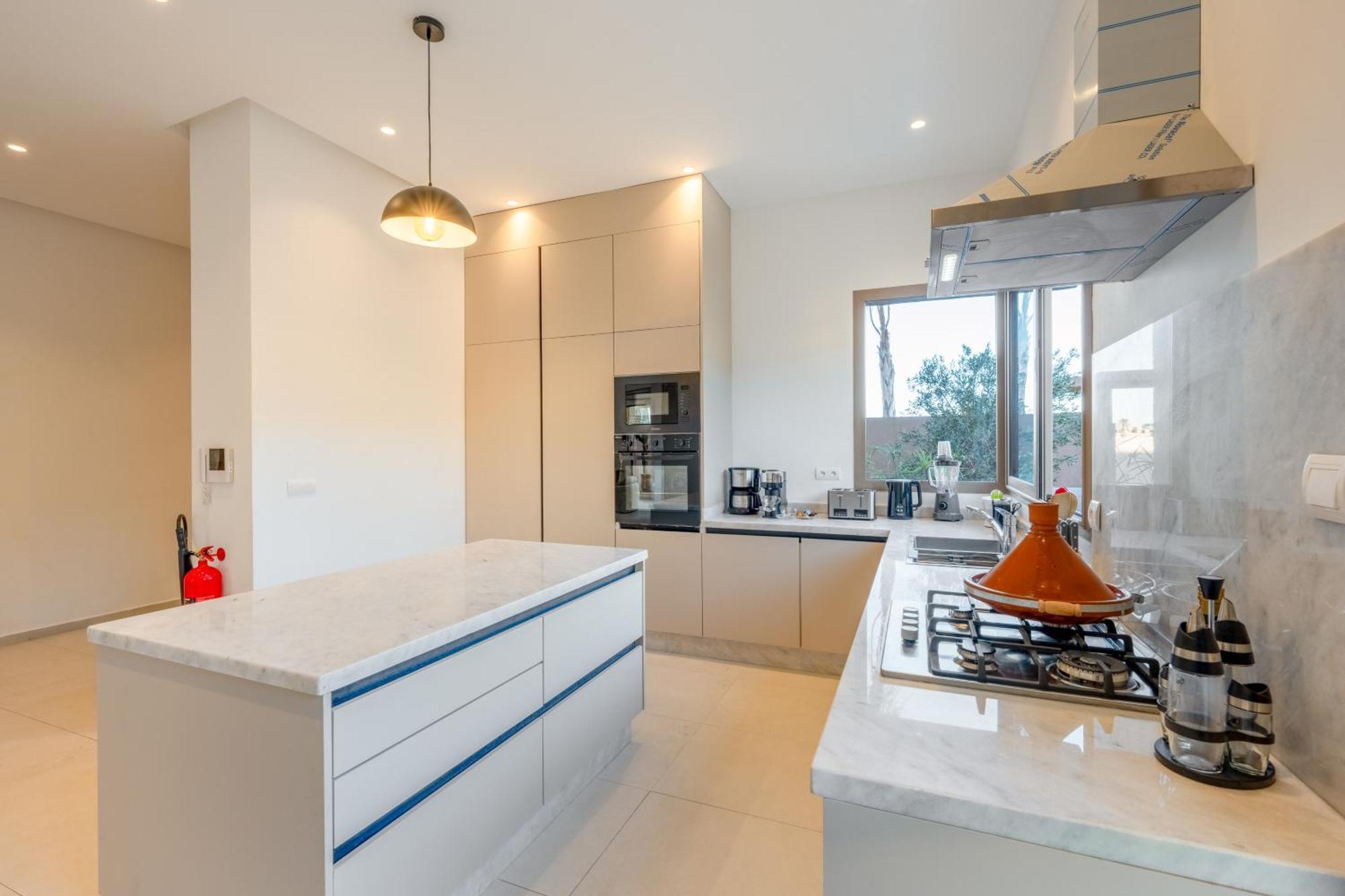 Dar Yas, A 20min Du Centre Avec Piscine Chauffee, Cuisiniere, Chauffeur, Air Hockey, Ping-pong & Jeux De Societe Villa