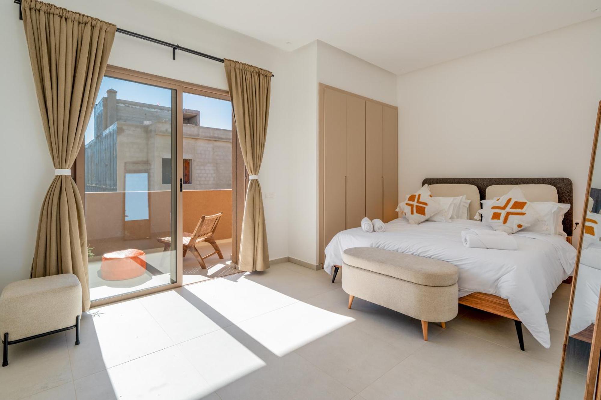 Villa Dar Yas, A 20min Du Centre Avec Piscine Chauffee, Cuisiniere, Chauffeur, Air Hockey, Ping-pong & Jeux De Societe
