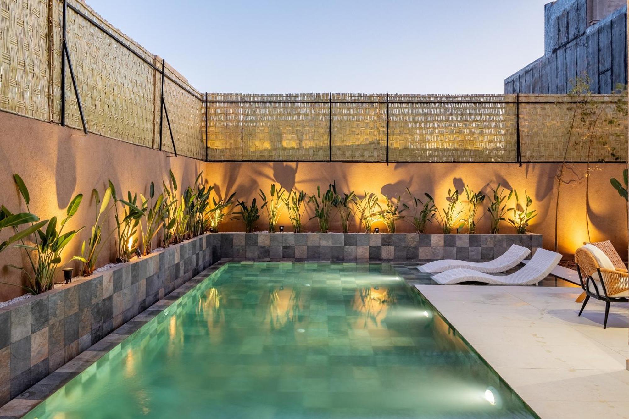 Dar Yas, A 20min Du Centre Avec Piscine Chauffee, Cuisiniere, Chauffeur, Air Hockey, Ping-pong & Jeux De Societe