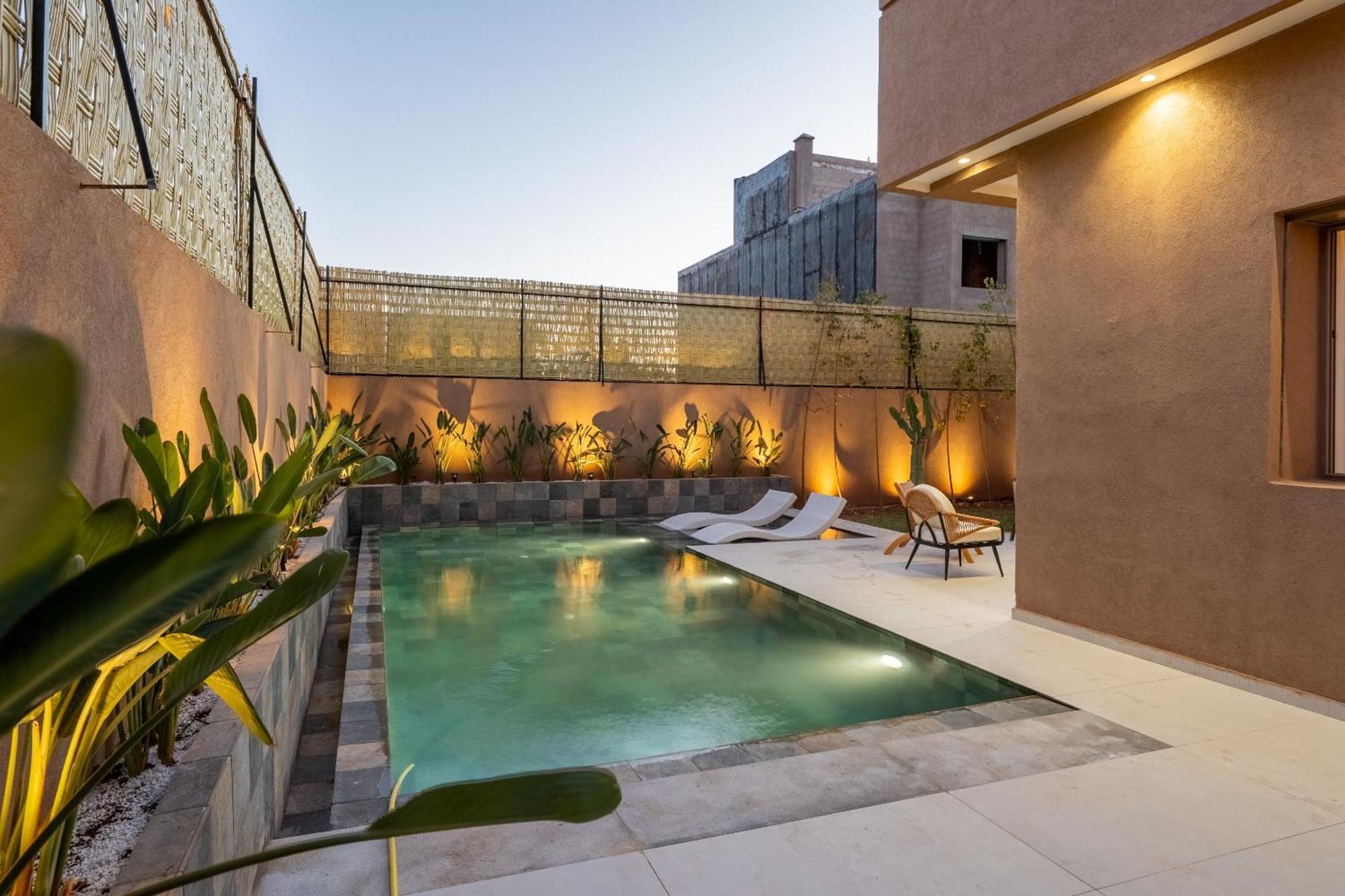 Dar Yas, A 20min Du Centre Avec Piscine Chauffee, Cuisiniere, Chauffeur, Air Hockey, Ping-pong & Jeux De Societe