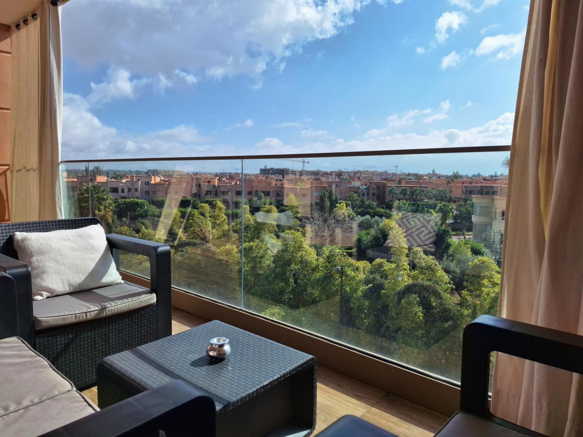 Bel A Marrakech Dans La Pearl Garden Avec Piscine Situee Sur La Route De Casablanca Sa Grande Terrasse A Splendide Vue Sur La Et Les Montagnes De L'atlas A Quelques Minutes Du Centre Et Du Grand Stade De Marrakec Appartement