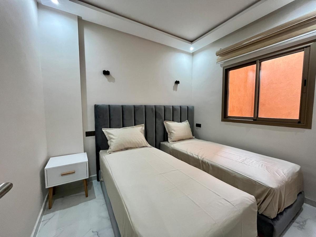 Modern 3 Bedroom Center With Balcony Appartement