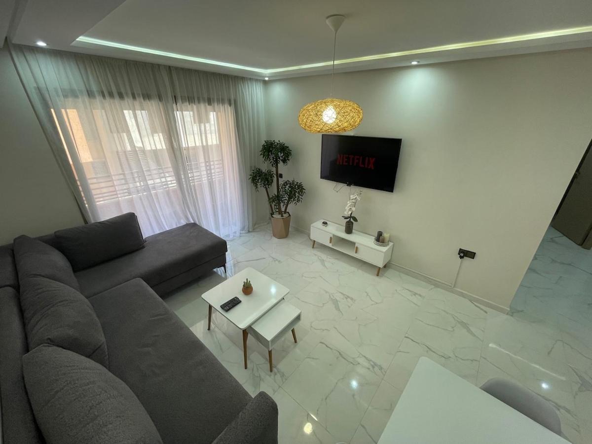 Appartement Modern 3 Bedroom Center With Balcony