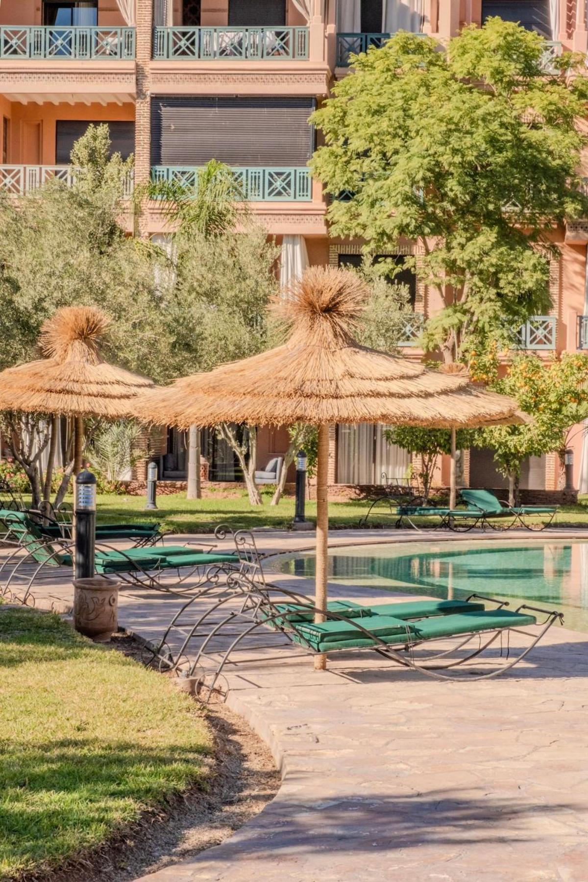 Luxury 2br With Pool & Garden View Balcony *