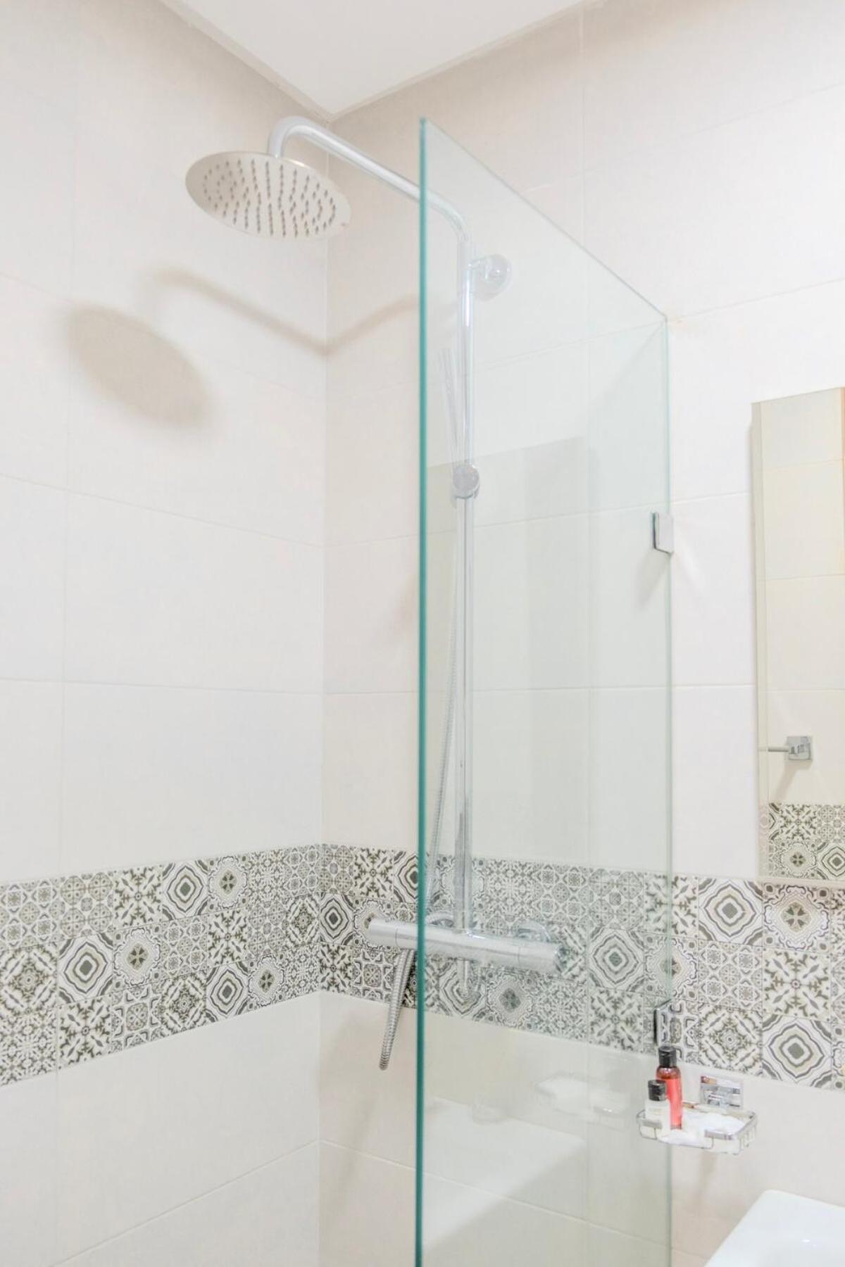 Luxury 2br With Pool & Garden View Balcony