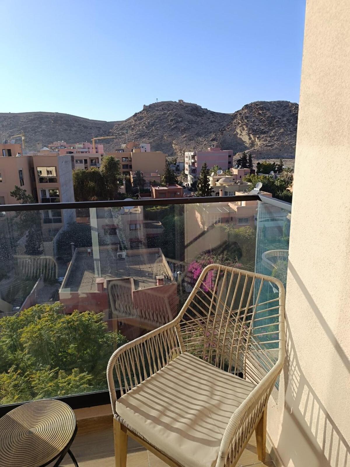 Appartement Les 3 Collines - Grand Appart Moderne A Gueliz Avec Vue Et Confort Premium