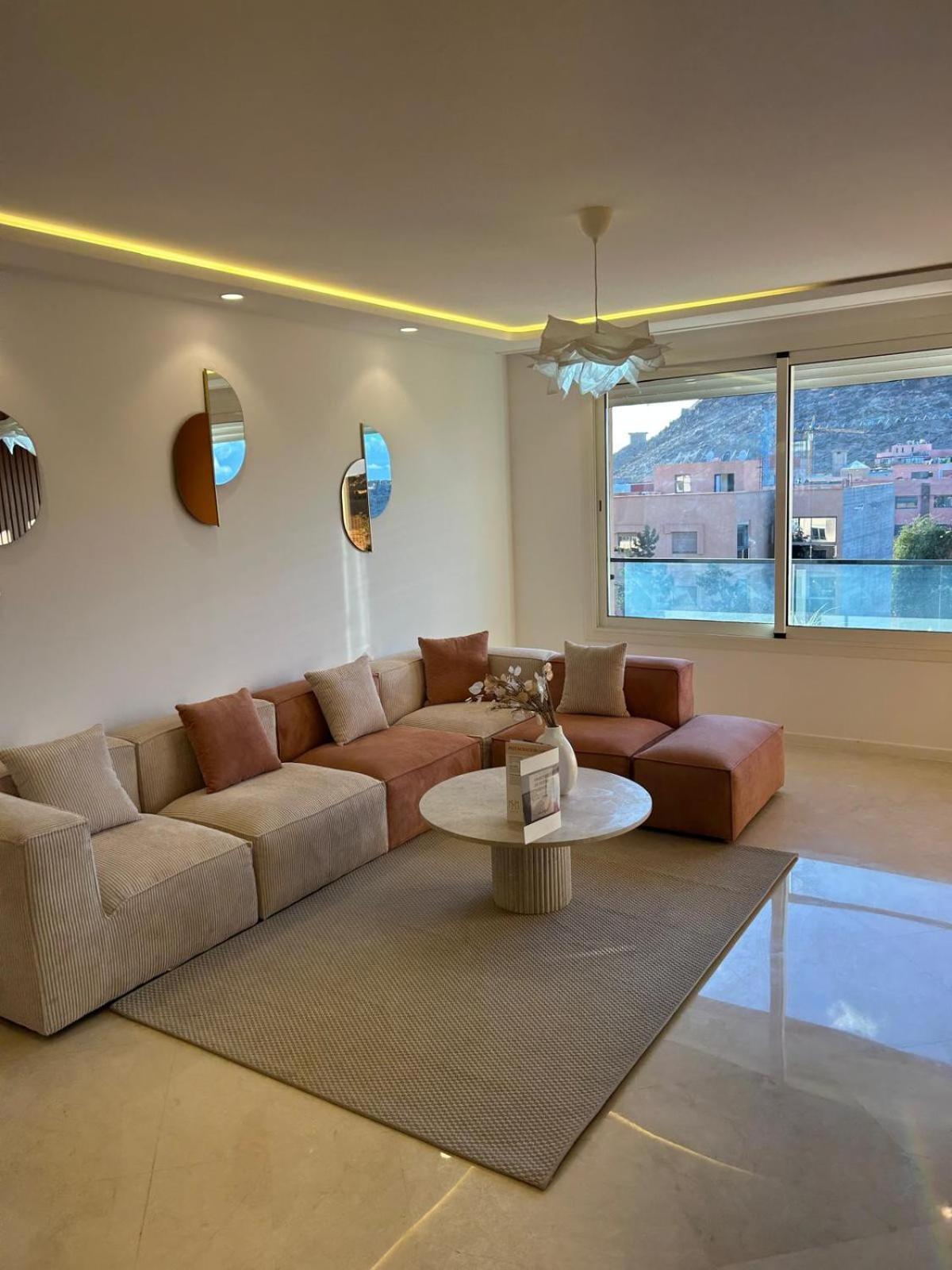 Les 3 Collines - Grand Appart Moderne A Gueliz Avec Vue Et Confort Premium Appartement Marrakesh
