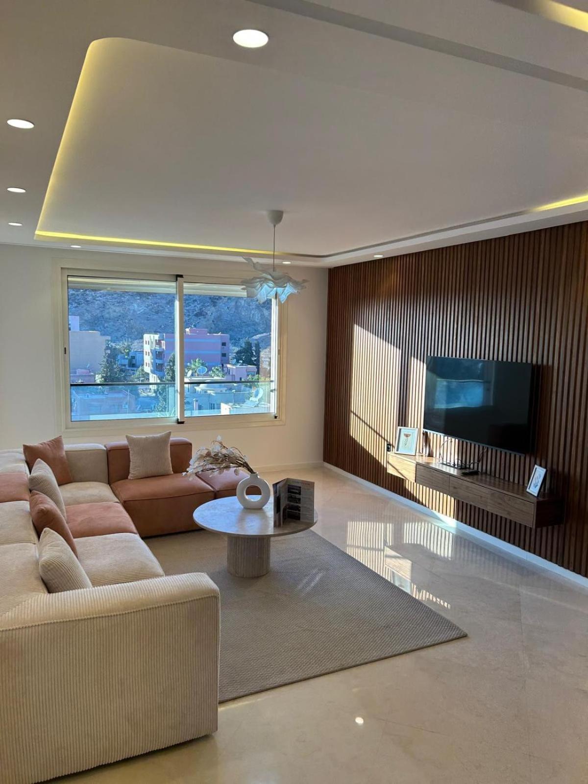 Les 3 Collines - Grand Appart Moderne A Gueliz Avec Vue Et Confort Premium *