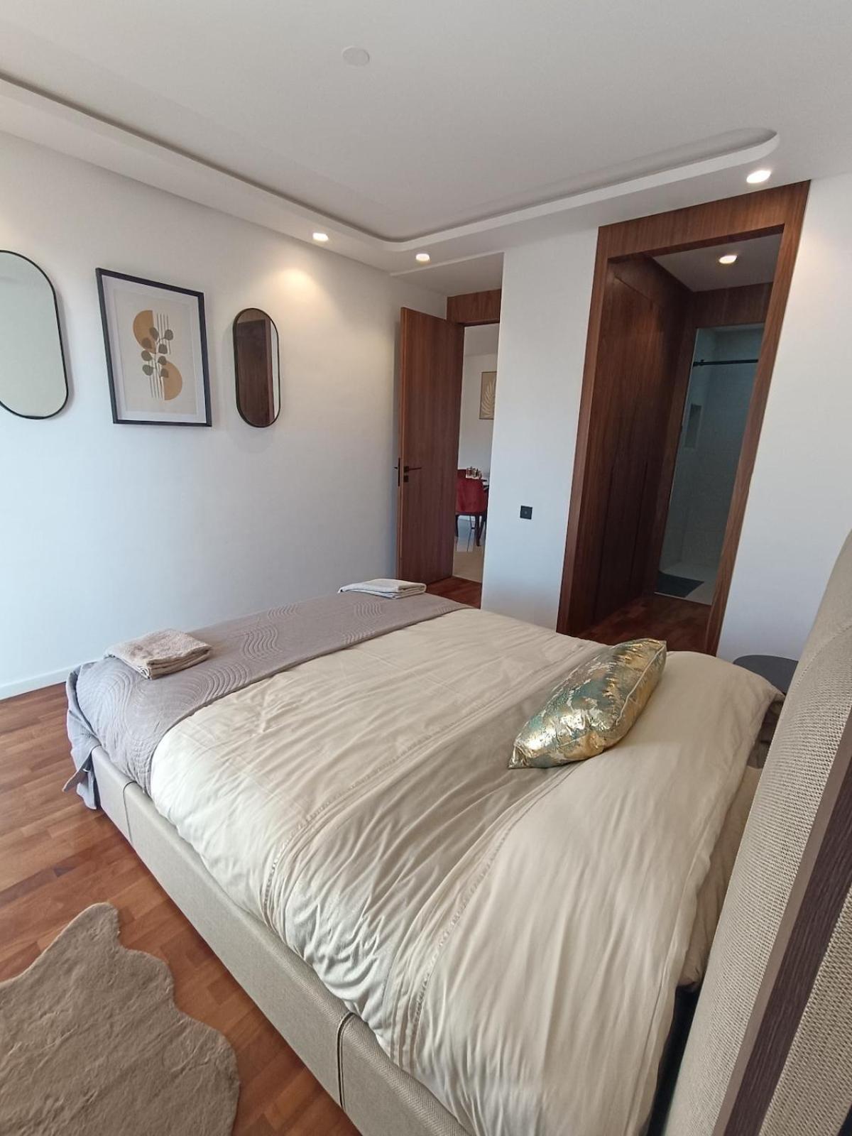 Appartement Les 3 Collines - Grand Appart Moderne A Gueliz Avec Vue Et Confort Premium *