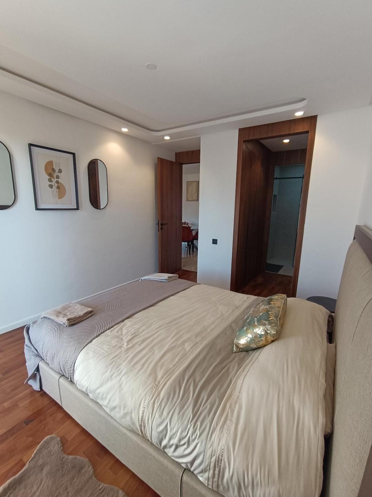 Appartement Les 3 Collines - Grand Appart Moderne A Gueliz Avec Vue Et Confort Premium