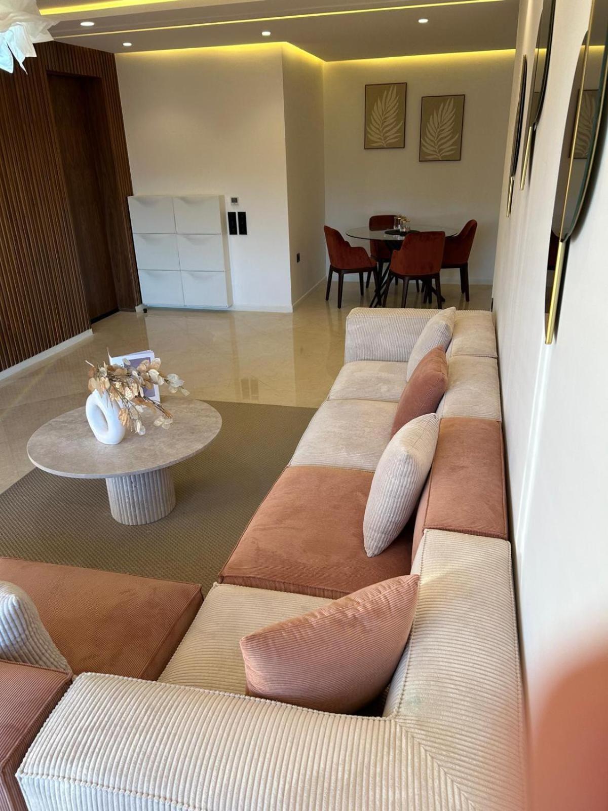 Les 3 Collines - Grand Appart Moderne A Gueliz Avec Vue Et Confort Premium Appartement Marrakesh