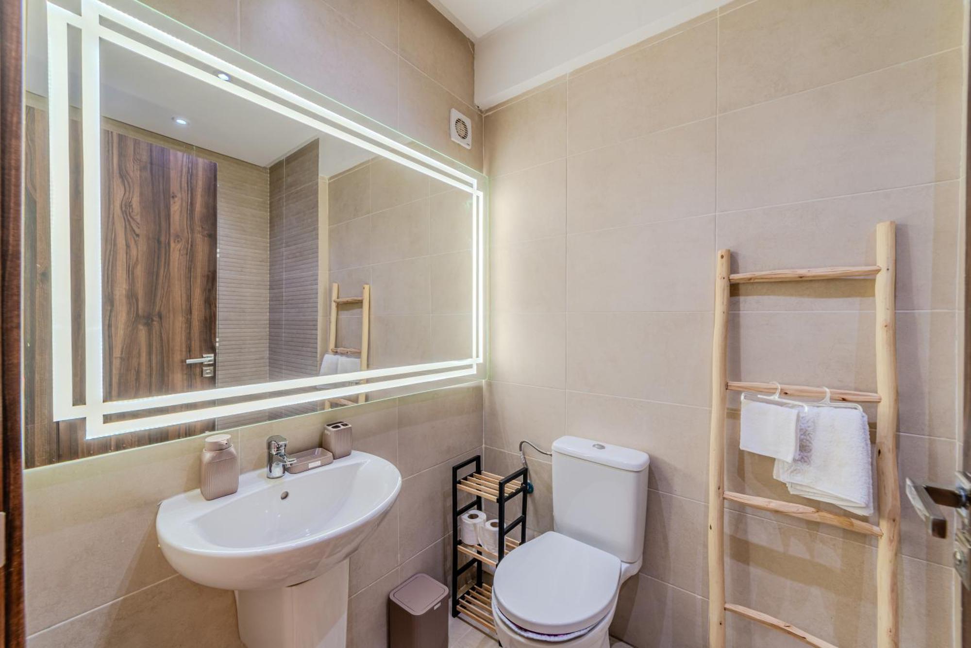 Appartement New Cozy Apprt 2 Min A M-avenue , Piscine , Parking , Balcony And Fiber Wifi , Gueliz Centre
