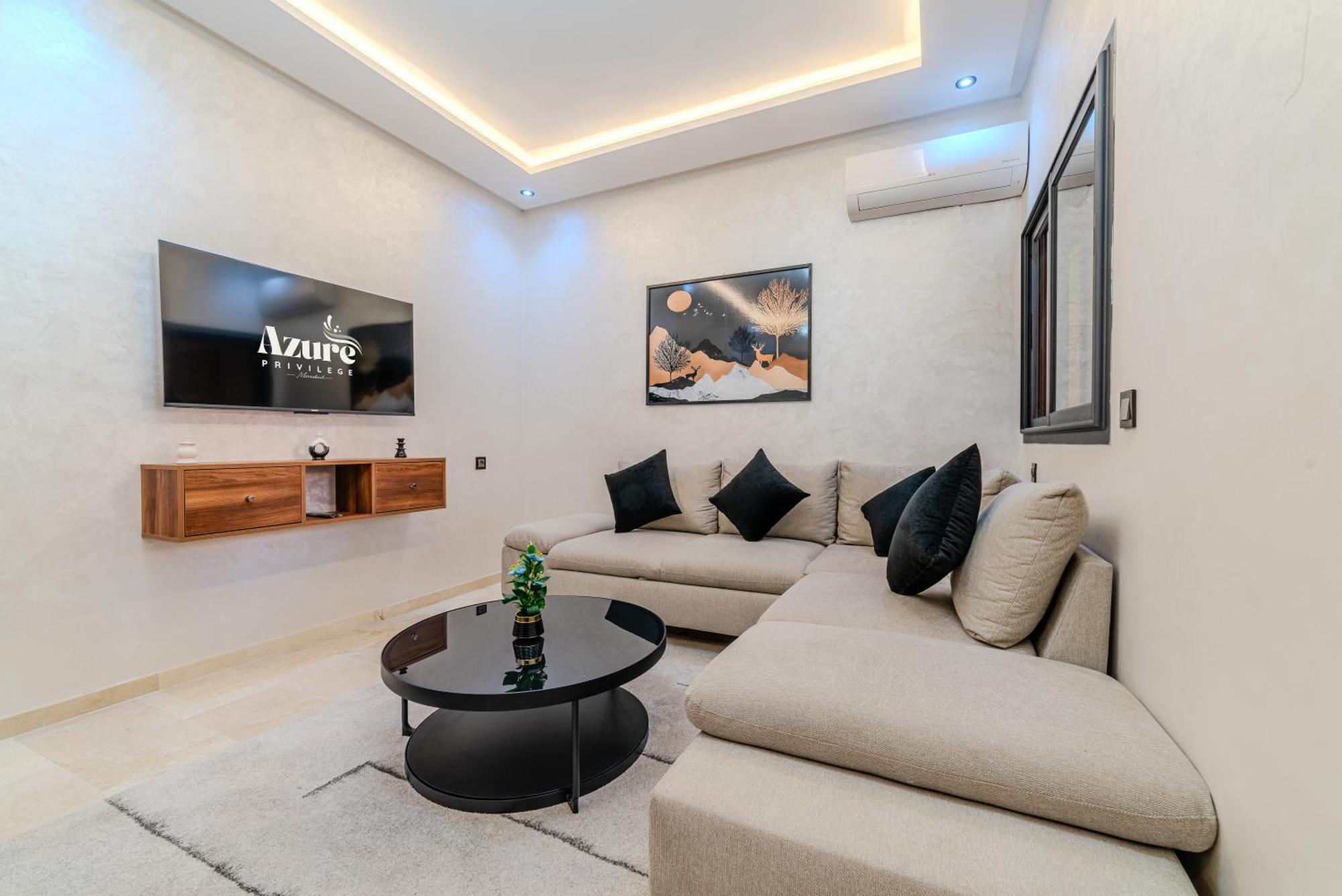Appartement New Cozy Apprt 2 Min A M-avenue , Piscine , Parking , Balcony And Fiber Wifi , Gueliz Centre Marrakesh