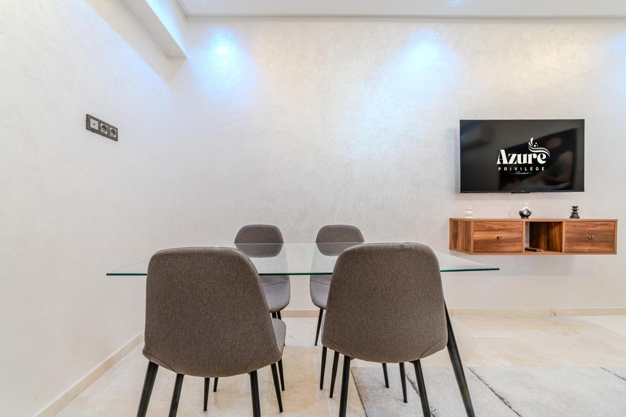 New Cozy Apprt 2 Min A M-avenue , Piscine , Parking , Balcony And Fiber Wifi , Gueliz Centre Appartement *