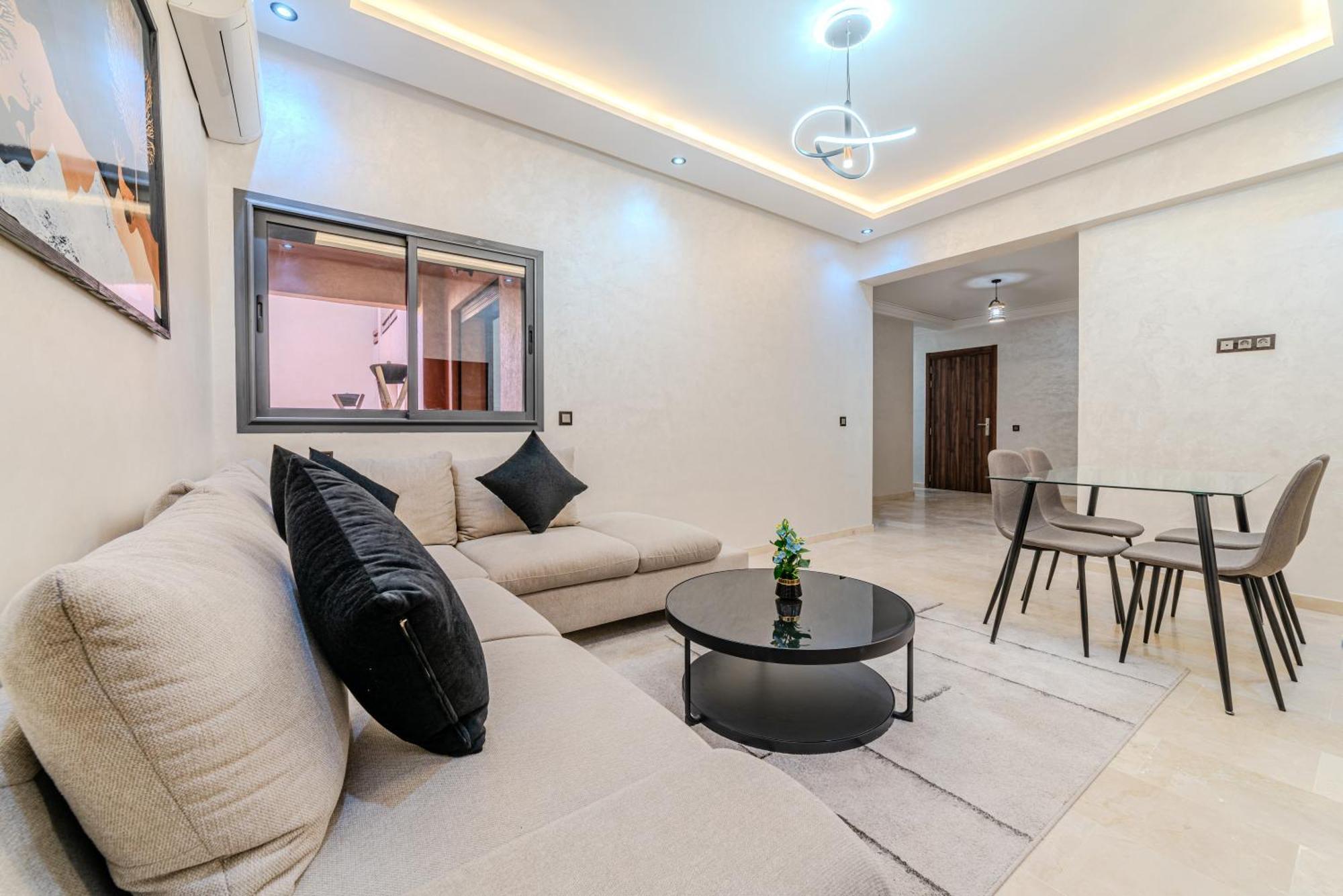 New Cozy Apprt 2 Min A M-avenue , Piscine , Parking , Balcony And Fiber Wifi , Gueliz Centre Appartement Marrakesh
