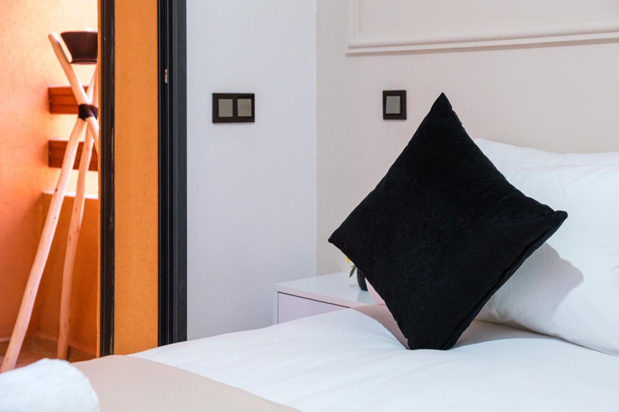 New Cozy Apprt 2 Min A M-avenue , Piscine , Parking , Balcony And Fiber Wifi , Gueliz Centre * Marrakesh