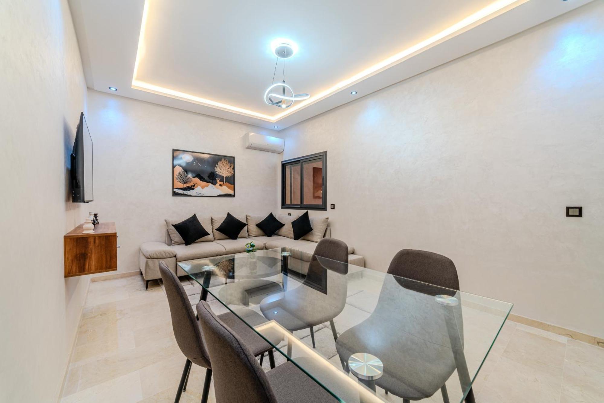 New Cozy Apprt 2 Min A M-avenue , Piscine , Parking , Balcony And Fiber Wifi , Gueliz Centre Appartement