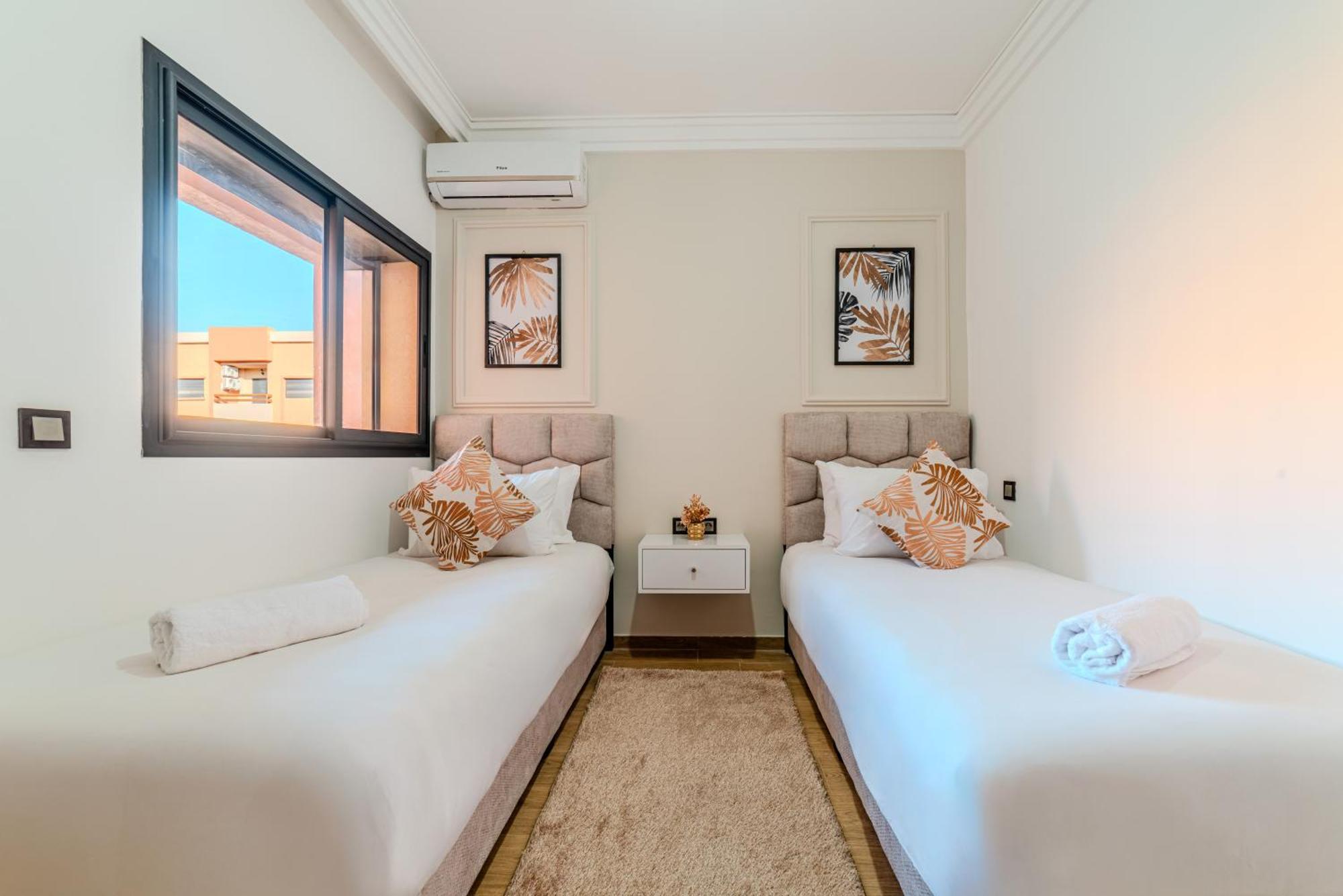New Cozy Apprt 2 Min A M-avenue , Piscine , Parking , Balcony And Fiber Wifi , Gueliz Centre *