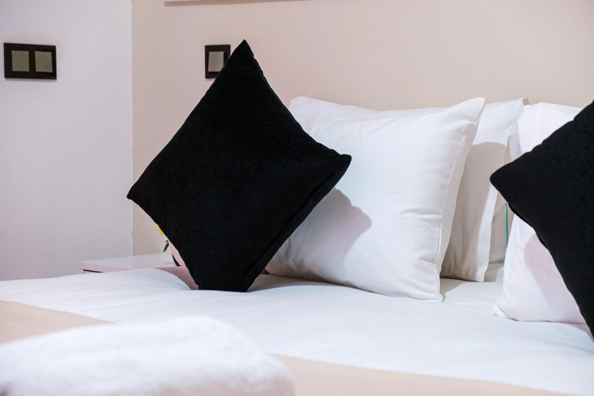Appartement New Cozy Apprt 2 Min A M-avenue , Piscine , Parking , Balcony And Fiber Wifi , Gueliz Centre Marrakesh