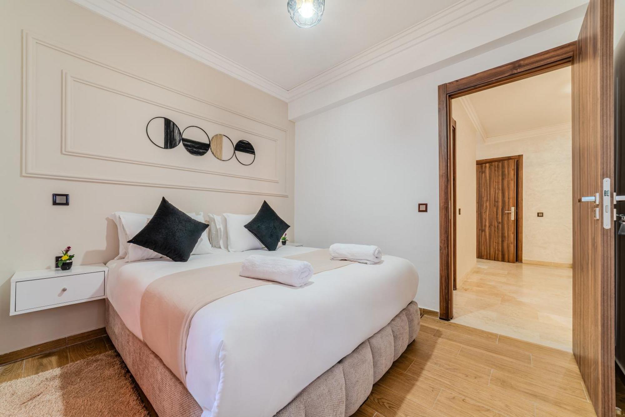 New Cozy Apprt 2 Min A M-avenue , Piscine , Parking , Balcony And Fiber Wifi , Gueliz Centre Appartement *