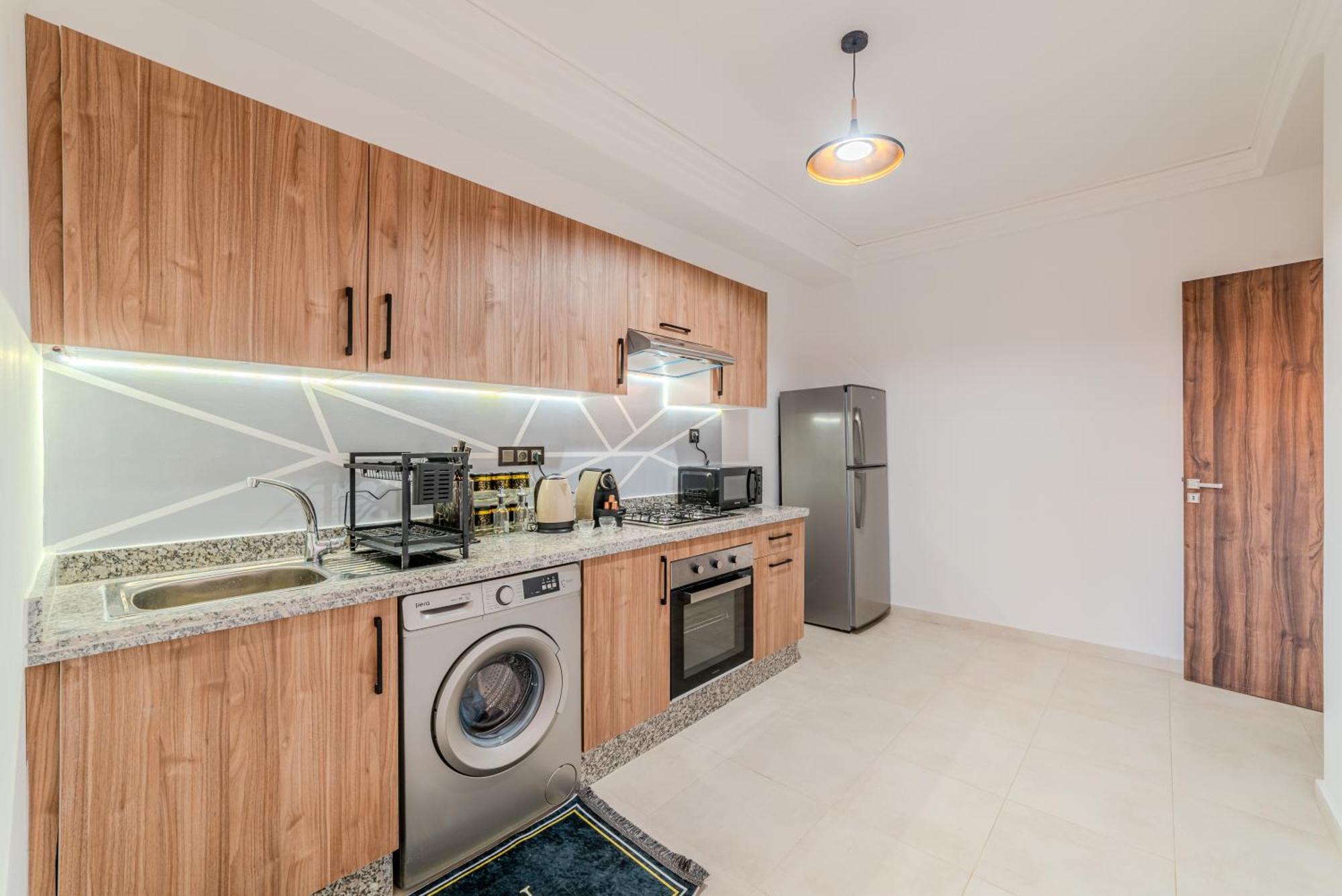 New 2 Min A M-avenue , Swimming Pool , Fibre Optique Wifi , Free Parking Appartement *