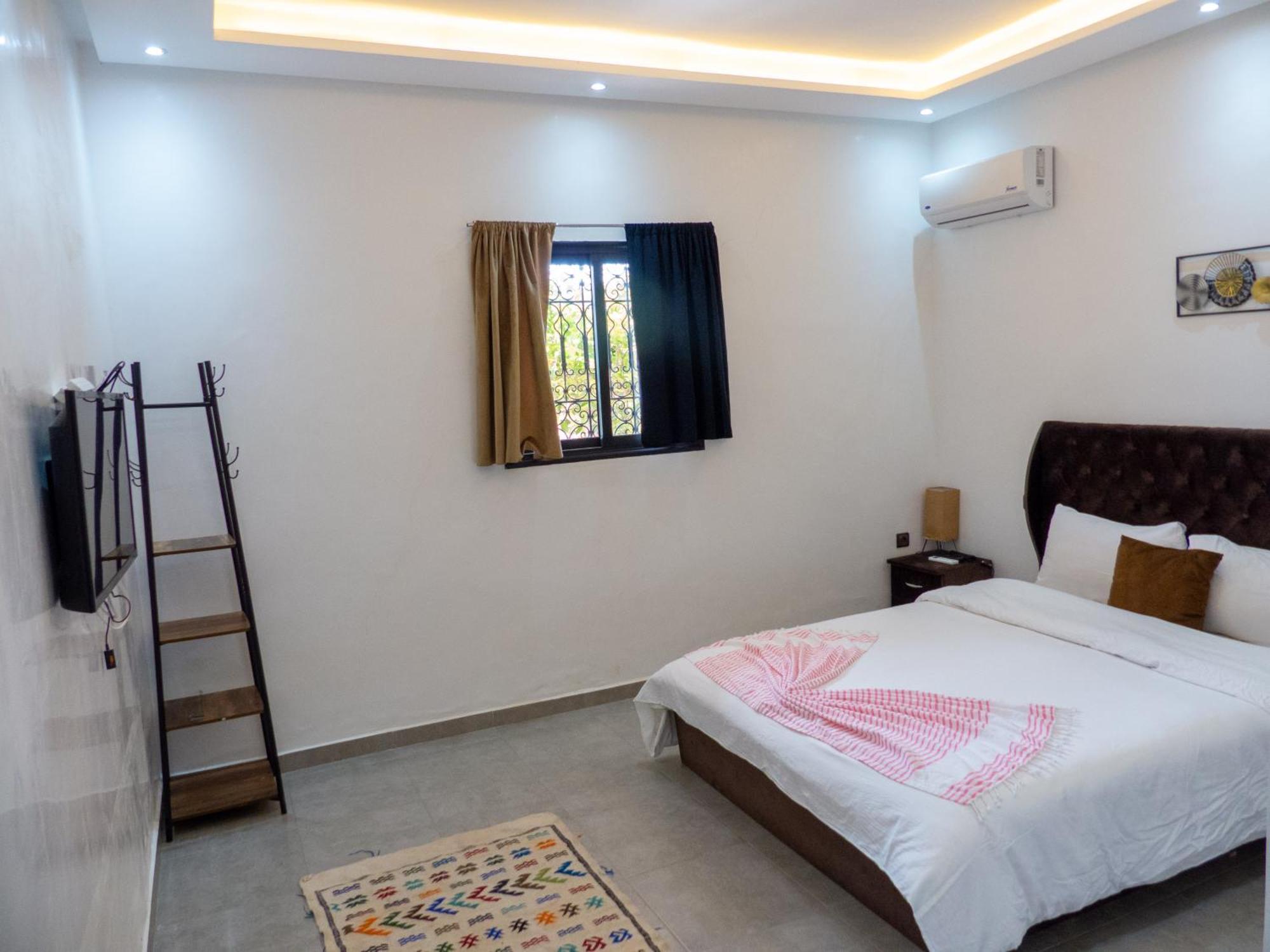 Les Trois Palmiers Villa *