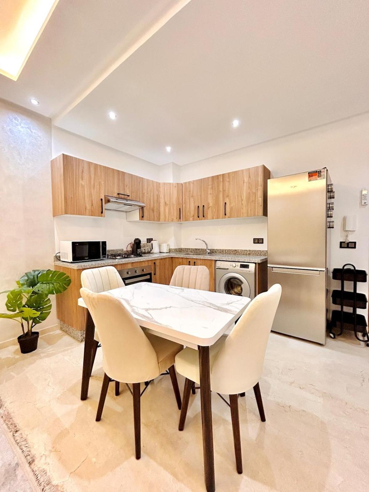 New 1br Proche M Avenue , Swimming Pool , Balcony & Parking Appartement Marrakesh