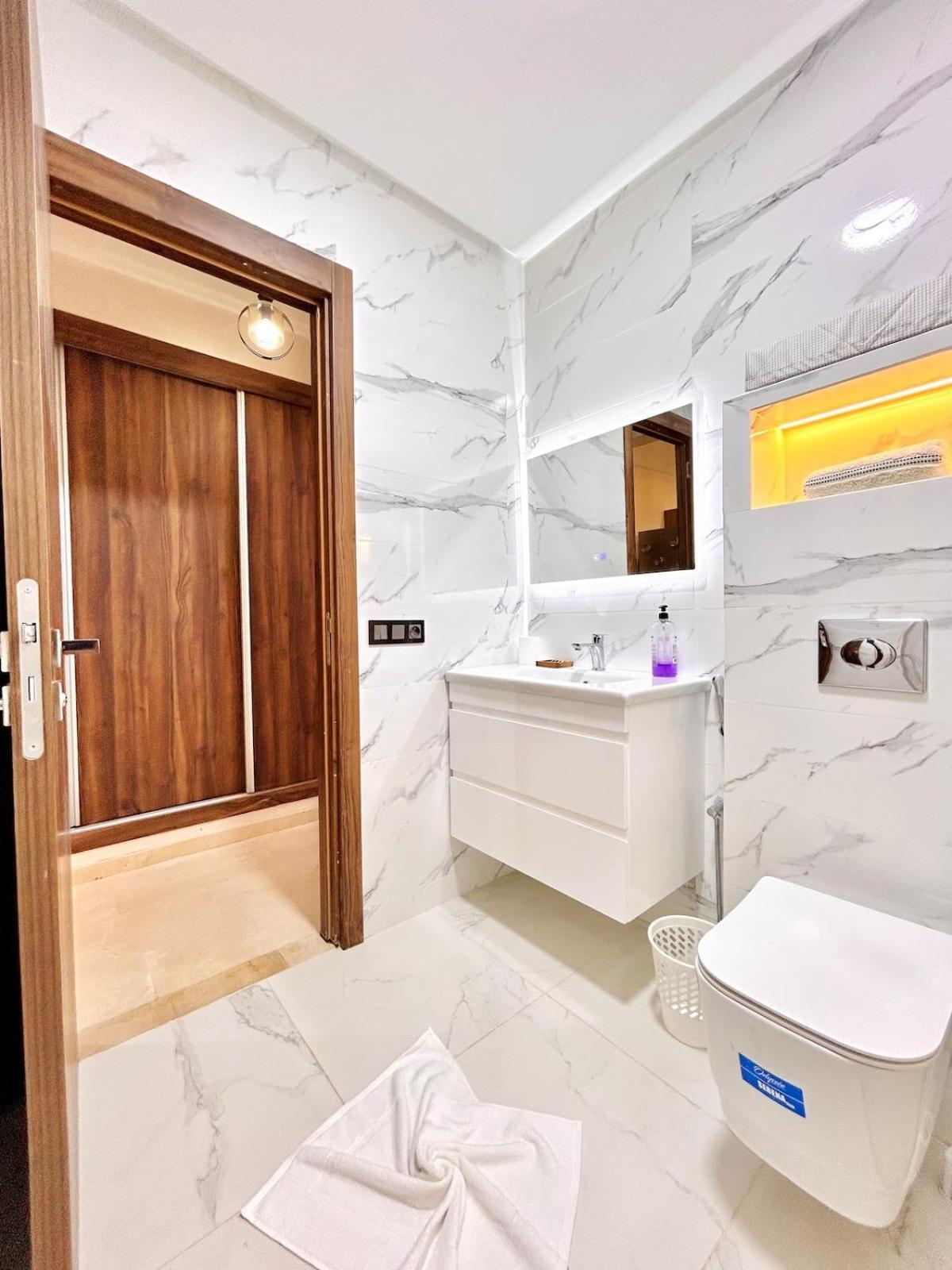 New 1br Proche M Avenue , Swimming Pool , Balcony & Parking Marrakesh