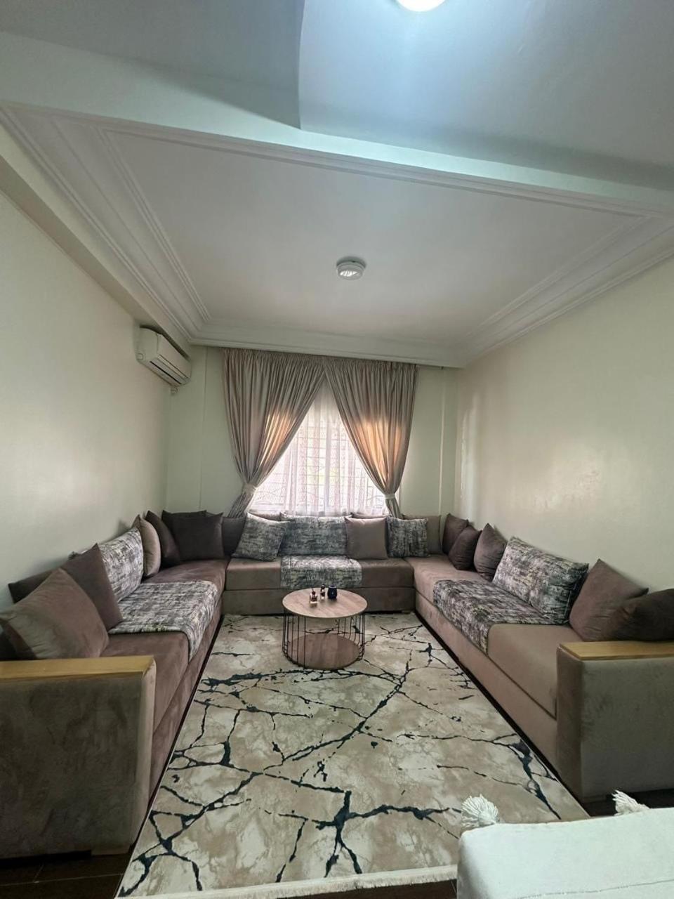 Elegant 2 Avec Piscine Et Climatisation A Gueliz Appartement Marrakesh