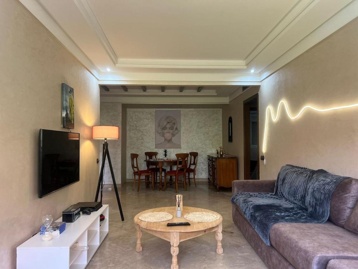 Charming House With Pool In Appartement