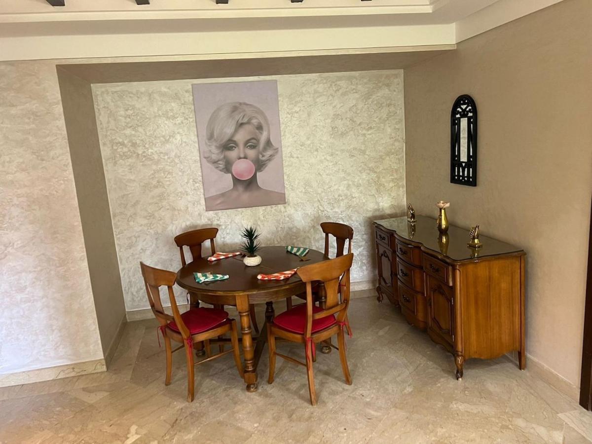 Appartement Charming House With Pool In *