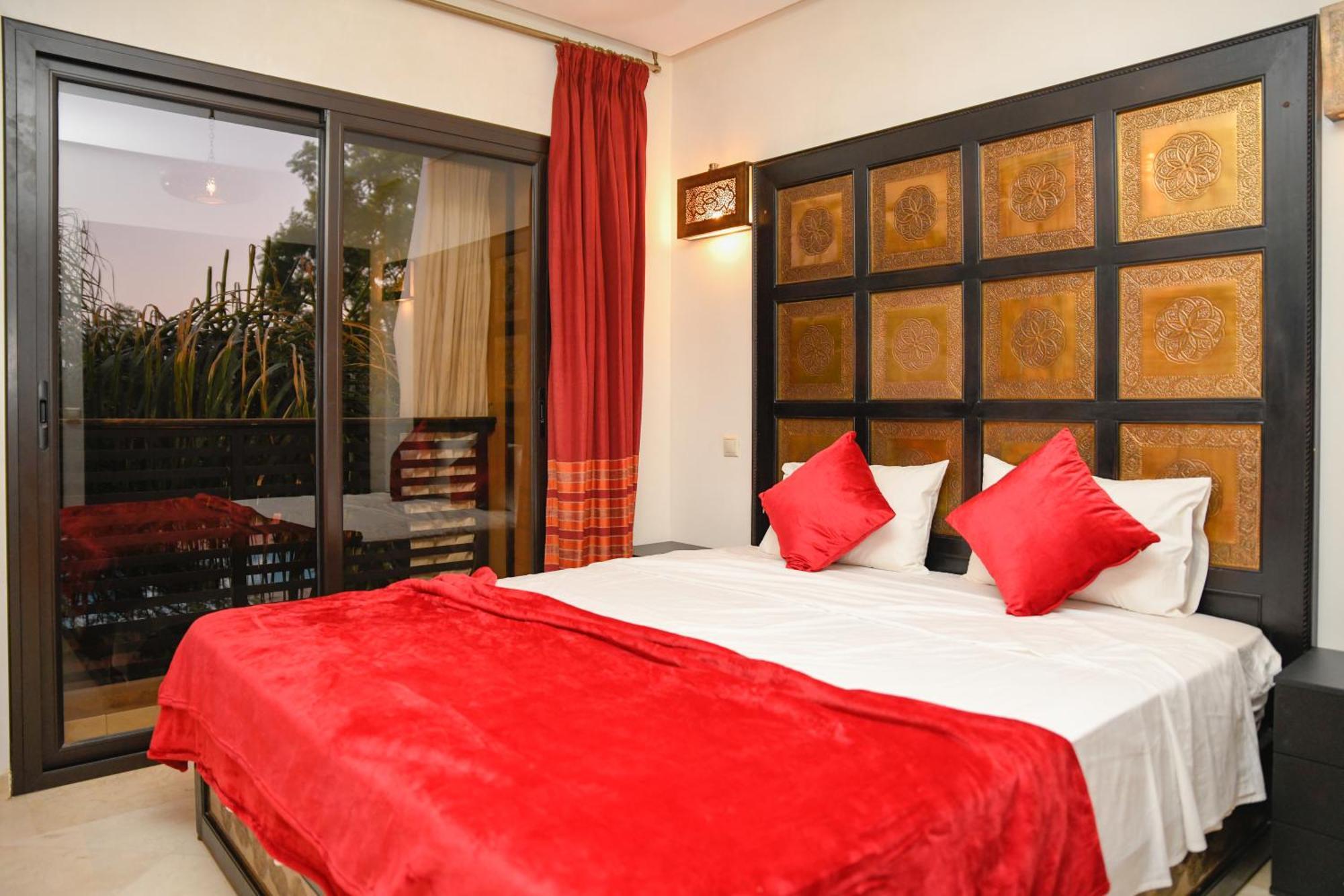 Appartement Chic & Modern In Center - Pool, Iptv & Comfort *