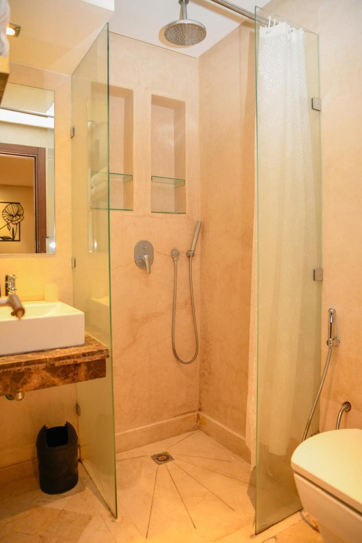 Chic & Modern In Center - Pool, Iptv & Comfort Appartement *