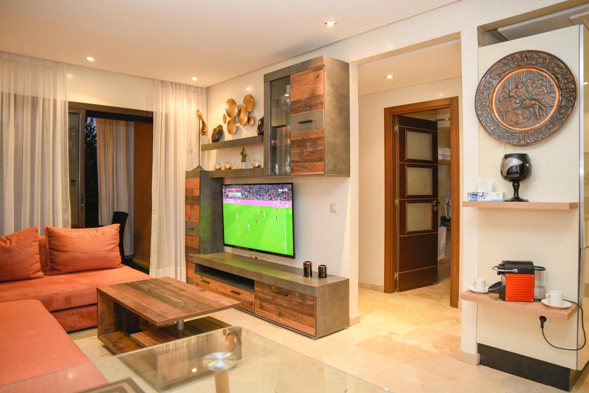 Appartement Chic & Modern In Center - Pool, Iptv & Comfort *
