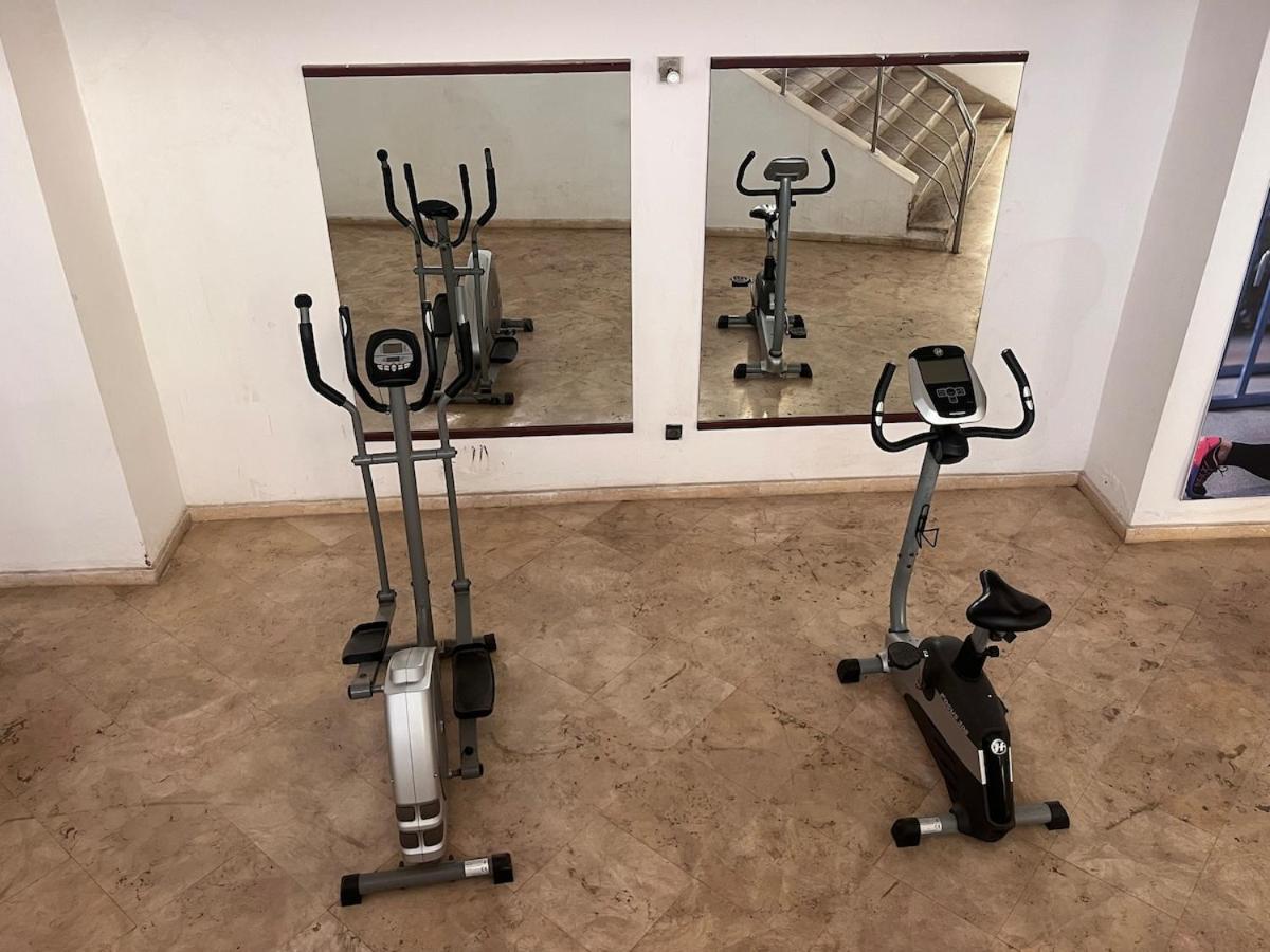 1 Avec Climatisation, Salle De Sport, Piscine Et Wi-fi A Gueliz Appartement *