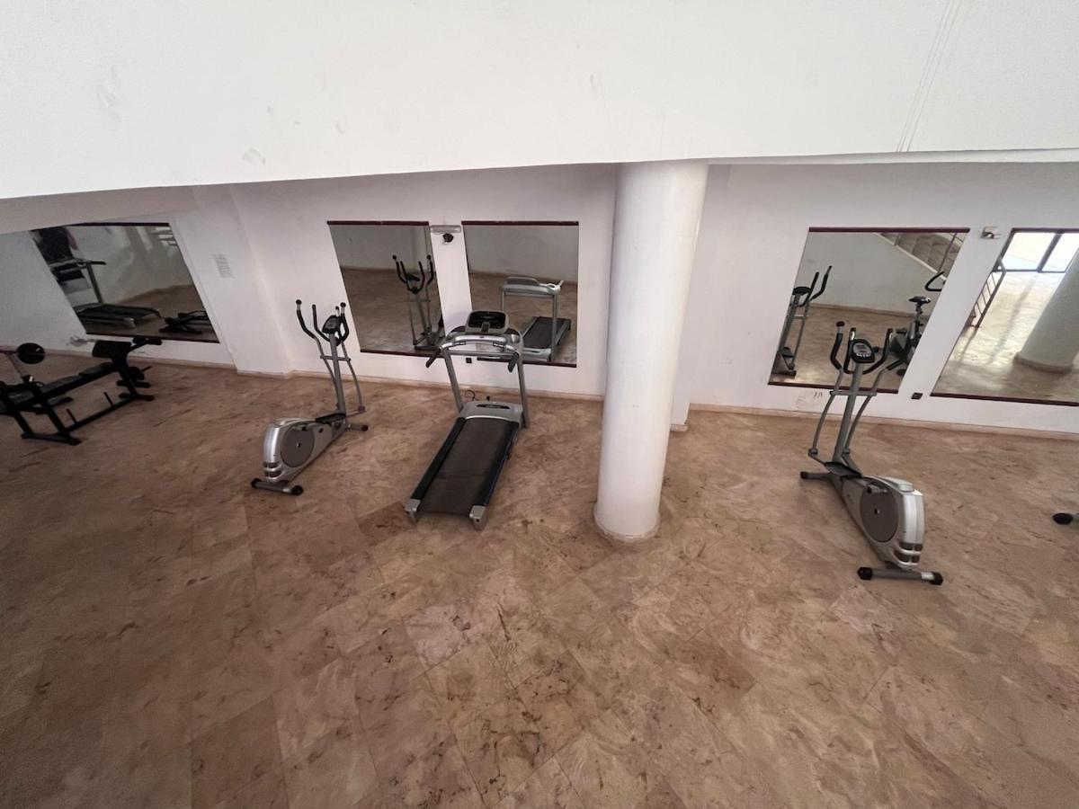 1 Avec Climatisation, Salle De Sport, Piscine Et Wi-fi A Gueliz Marrakesh