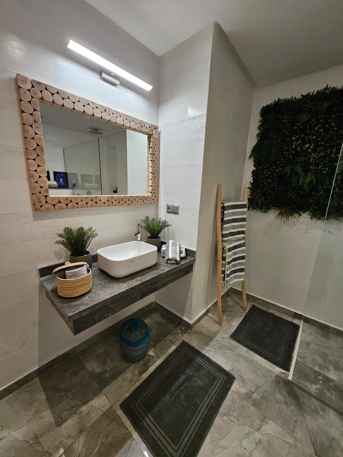 Duplex Neuf Hivernage Marrakech For 2 To 4 People *