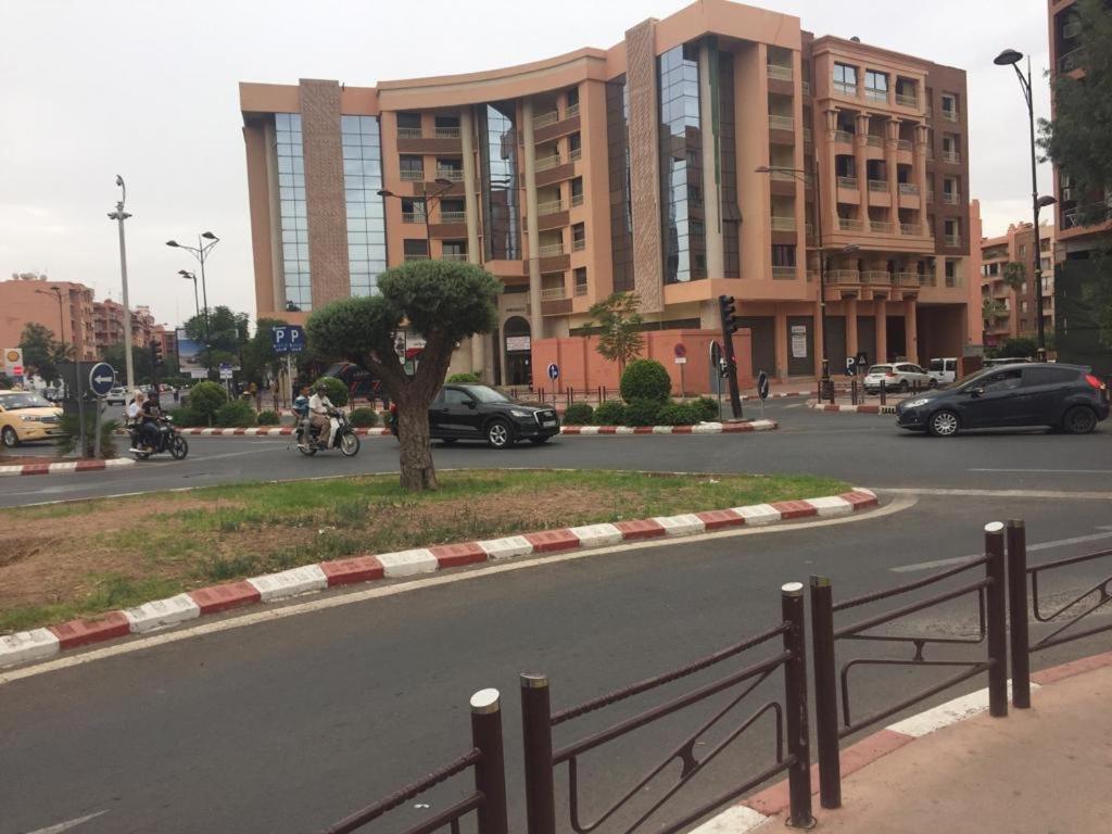 1 Avec Climatisation, Salle De Sport, Piscine Et Wi-fi A Gueliz Marrakesh