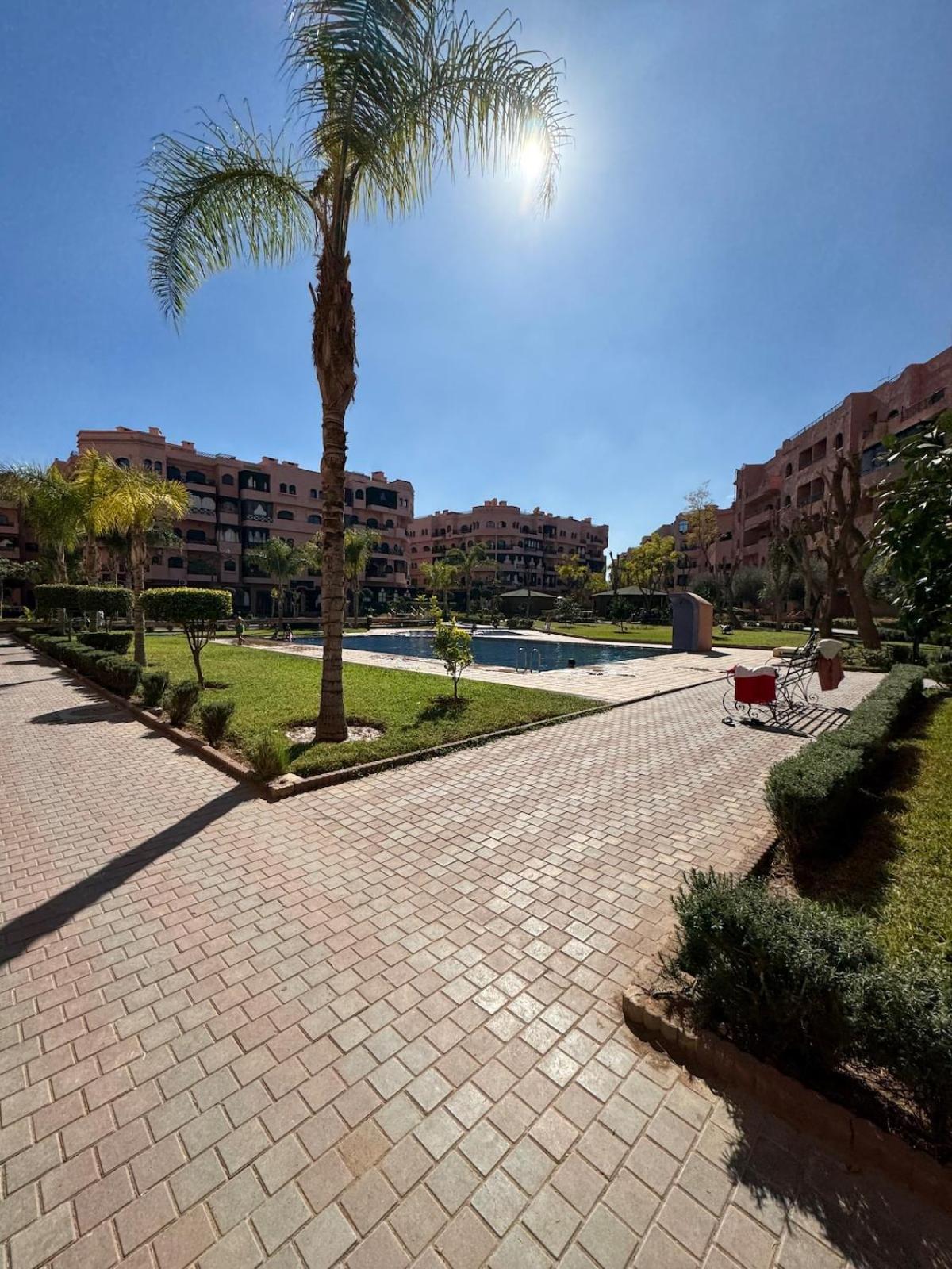 Elegance With 5 Swimming Pool For Family *