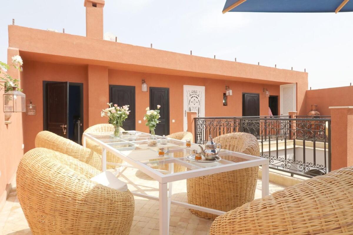 Lytes Breakfast Pool Comfort Private