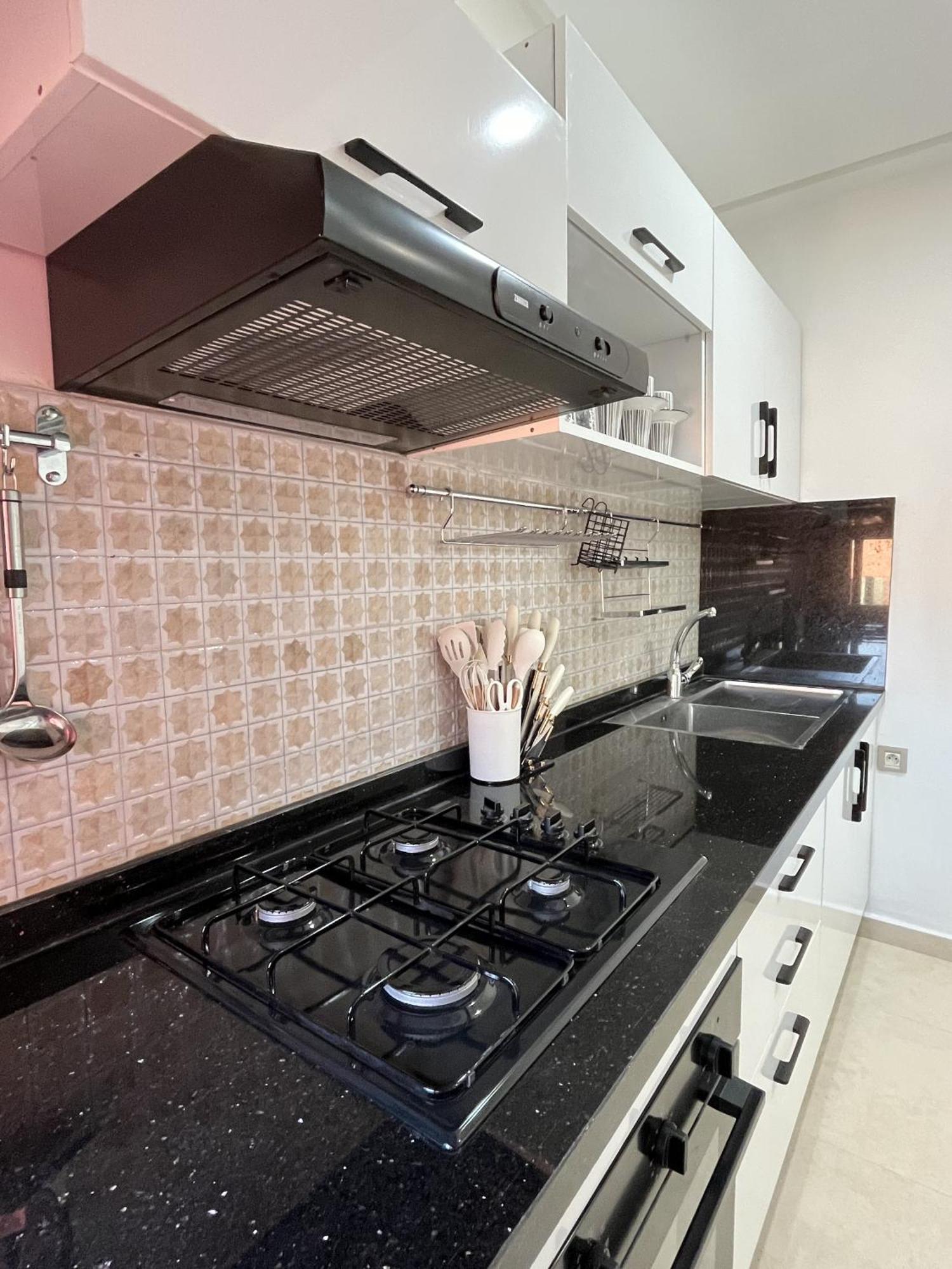 Modern With Fully Equipped Kitchen Perfect Location In Marrakech Appartement Marrakesh