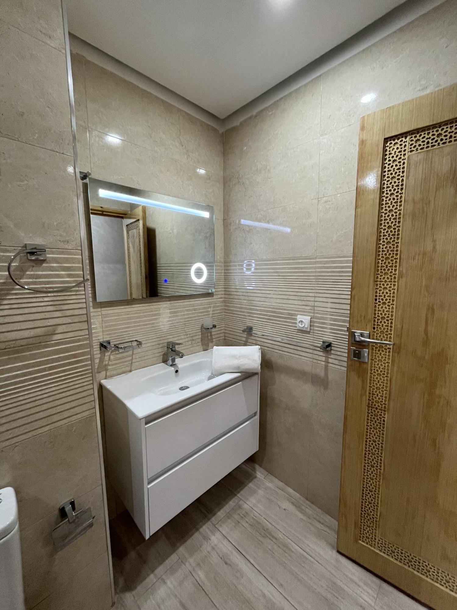 Modern With Fully Equipped Kitchen Perfect Location In Marrakech Appartement Marrakesh